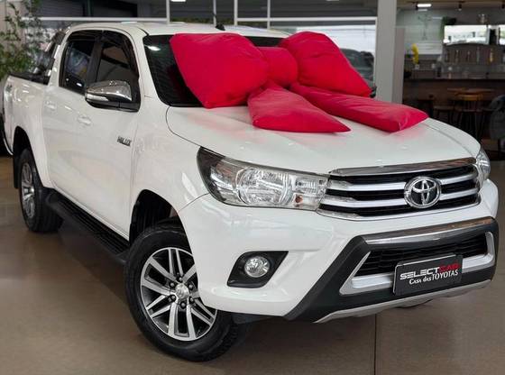TOYOTA HILUX 2.8 SRV 4X4 CD 16V DIESEL 4P AUTOMÁTICO TOYOTA HILUX 2.8 SRV 4X4 CD 16V DIESEL 4P AUTOMÁTICO